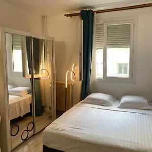 https://small-studio16-best-location.fr-paris.fr